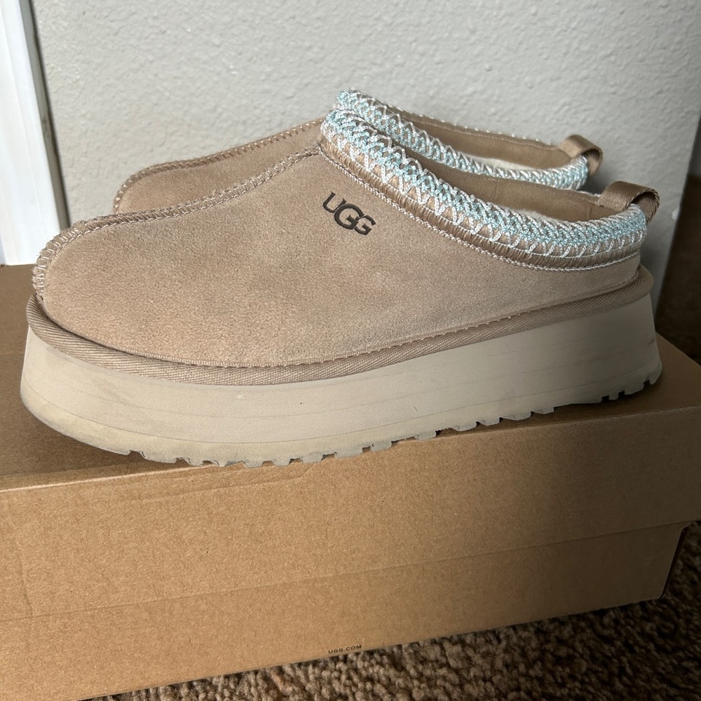 UGG TAZZ SLIPPERS SAND